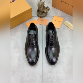 Louis Vuitton (LV) Элегантные кожаные туфли для делового стиля. Р