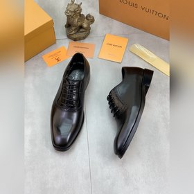 Louis Vuitton (LV) Элегантные кожаные туфли для делового стиля. Р
