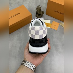 Louis Vuitton Новейшая модель на официальном сайте LV. Модные муж