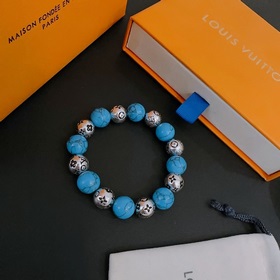 Специальная версия LV Louis Vuitton с множеством элементов стиле 