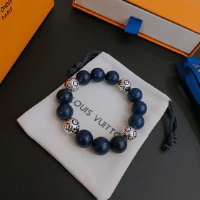 Специальная версия LV Louis Vuitton с множеством элементов стиле