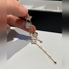 Браслет LV Color Blossom с четырьмя белыми жемчужинамиз золота V.