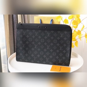 Pochette Jour Сумочка M82074 Черный Подходит для ноутбука. Модель