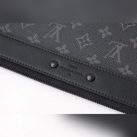 Pochette Jour Сумочка M82074 Черный Подходит для ноутбука. Модель