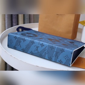 Высококачественная сумка POCHETTE VOYAGE среднего размера, M61692