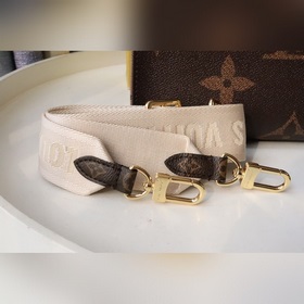 M46373 Серия сумок для пожилых мам Эта небольшая сумка OnTheGo с