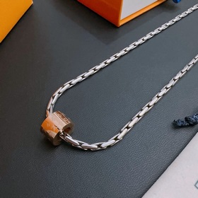 Оригинальный кулон Louis Vuitton LV, новая модель из фирменного м