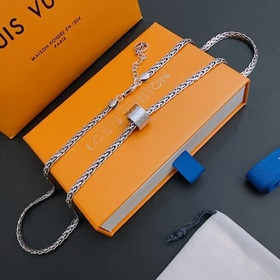 Оригинальный кулон Louis Vuitton LV, новая модель из фирменного м