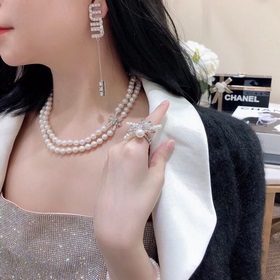 Номер MED0001 Серьги miu с бахромой из стразов. Игривые изящные.