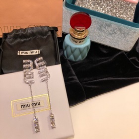 Номер MED0001 Серьги miu с бахромой из стразов. Игривые изящные. 