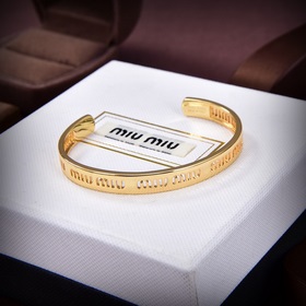 Новинка 2023 года, подлинный товар, новый браслет miumiu с буквам