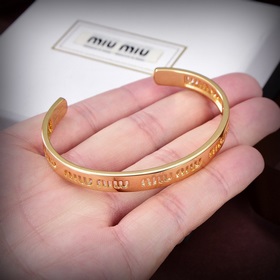 Новинка 2023 года, подлинный товар, новый браслет miumiu с буквам