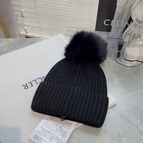 В комплекте с защитным чехлом Moncler Высококачественная теплая в