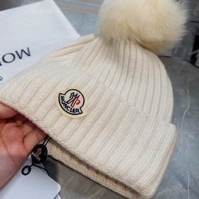 В комплекте с защитным чехлом Moncler Высококачественная теплая в
