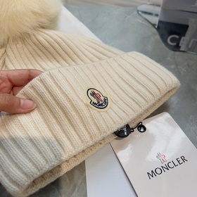 В комплекте с защитным чехлом Moncler Высококачественная теплая в
