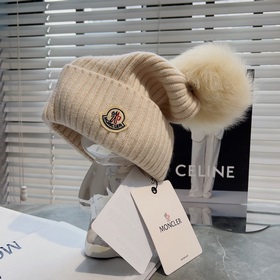 В комплекте с защитным чехлом Moncler Высококачественная теплая в