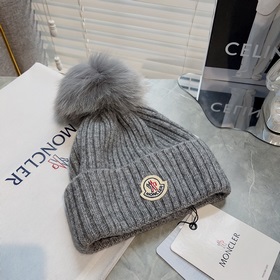 В комплекте с защитным чехлом Moncler Высококачественная теплая в