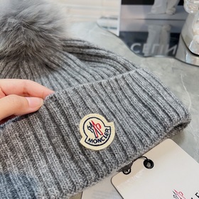 В комплекте с защитным чехлом Moncler Высококачественная теплая в