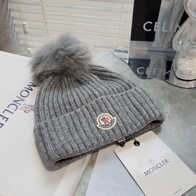 В комплекте с защитным чехлом Moncler Высококачественная теплая в