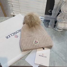 В комплекте с защитным чехлом Moncler Высококачественная теплая в