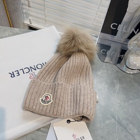В комплекте с защитным чехлом Moncler Высококачественная теплая в