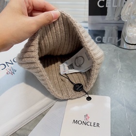 В комплекте с защитным чехлом Moncler Высококачественная теплая в