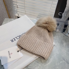 В комплекте с защитным чехлом Moncler Высококачественная теплая в