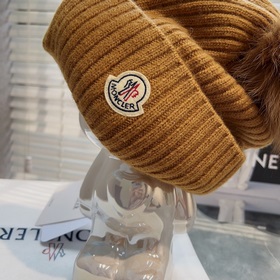 В комплекте с защитным чехлом Moncler Высококачественная теплая в