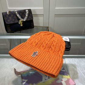 Новинка — MONCLER вязаная шапка из шерсти с QR-кодом, отличное к