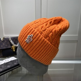 Новинка — MONCLER вязаная шапка из шерсти с QR-кодом, отличное к