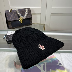 Новинка — MONCLER вязаная шапка из шерсти с QR-кодом, отличное к