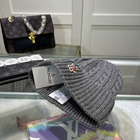 Новинка — MONCLER вязаная шапка из шерсти с QR-кодом, отличное к