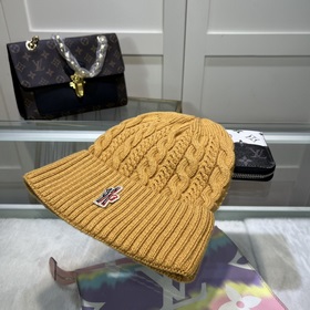 Новинка — MONCLER вязаная шапка из шерсти с QR-кодом, отличное к