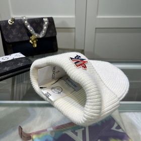 Новинка — MONCLER вязаная шапка из шерсти с QR-кодом, отличное к