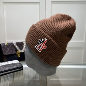 Новинка — MONCLER вязаная шапка из шерсти с QR-кодом, отличное к