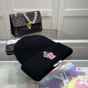 Новинка — MONCLER вязаная шапка из шерсти с QR-кодом, отличное к