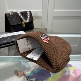 Новинка — MONCLER вязаная шапка из шерсти с QR-кодом, отличное к