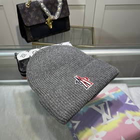 Новинка — MONCLER вязаная шапка из шерсти с QR-кодом, отличное к