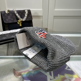 Новинка — MONCLER вязаная шапка из шерсти с QR-кодом, отличное к