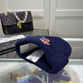 Новинка — MONCLER вязаная шапка из шерсти с QR-кодом, отличное к