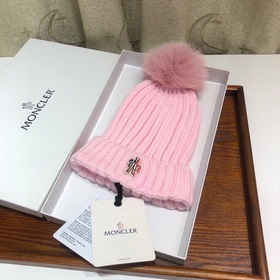 MONCLER Шерстяная шапка с утепленным капюшоном и меховым помпоном