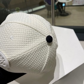 MONCLER Новая модель лаконичной бейсболки весна-лето 2023, поступ