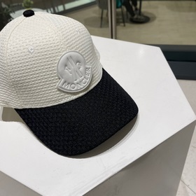 MONCLER Новая модель лаконичной бейсболки весна-лето 2023, поступ