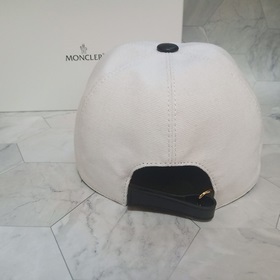 Бейсболка Moncler, дышащая кепка из хлопкового полотна. Отличное 