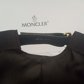 Бейсболка Moncler, дышащая кепка из хлопкового полотна. Отличное 