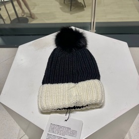 MONCLER вязаная шапка из шерсти, высокая версия с меховым помпоно