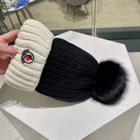 MONCLER вязаная шапка из шерсти, высокая версия с меховым помпоно