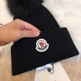 MONCLER вязаная шапка из шерсти, высокая версия с меховым помпоно