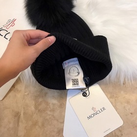 MONCLER вязаная шапка из шерсти, высокая версия с меховым помпоно