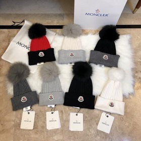 MONCLER вязаная шапка из шерсти, высокая версия с меховым помпоно